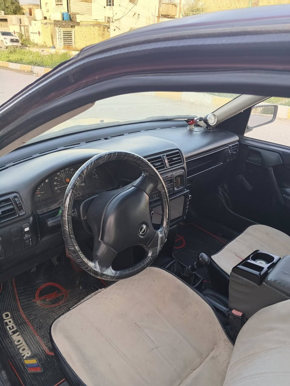 سياره أوبل فكتره
فقط صبغ جماليه
بغداد 
مداور فورأ 
كير ومحرك شرط
السعر40 وبيه مجال
*********** العنوان ناصريه مركز
