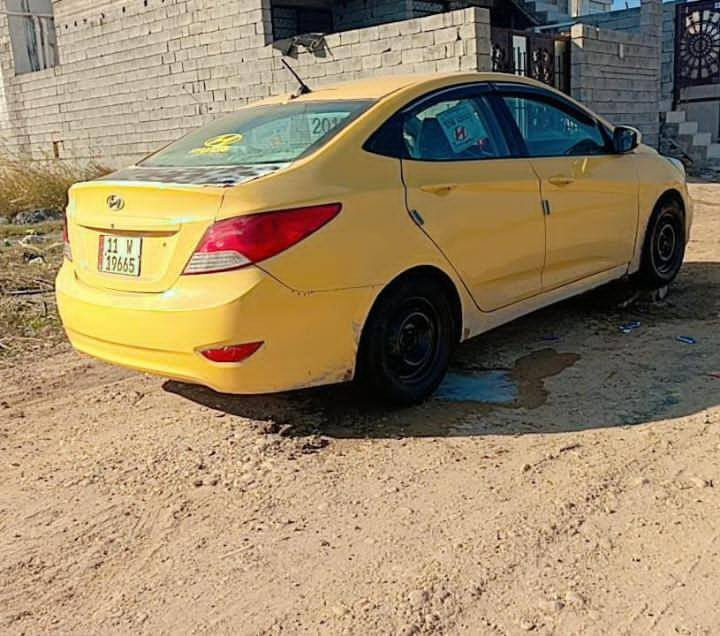 السلام عليكم سياره للبيع السعر 80 وبيها مجال
لمكينها 1600 
وبيها خيط بخار شي قليل 
سياره تخم تاير جديد 
سياره نضيفه دوشمه جديده 
رقم وهزه وهيأه جديد ومصفره من غرامات
[٢٤‏/١، ٨:٣٢ م]  ***********
***********
