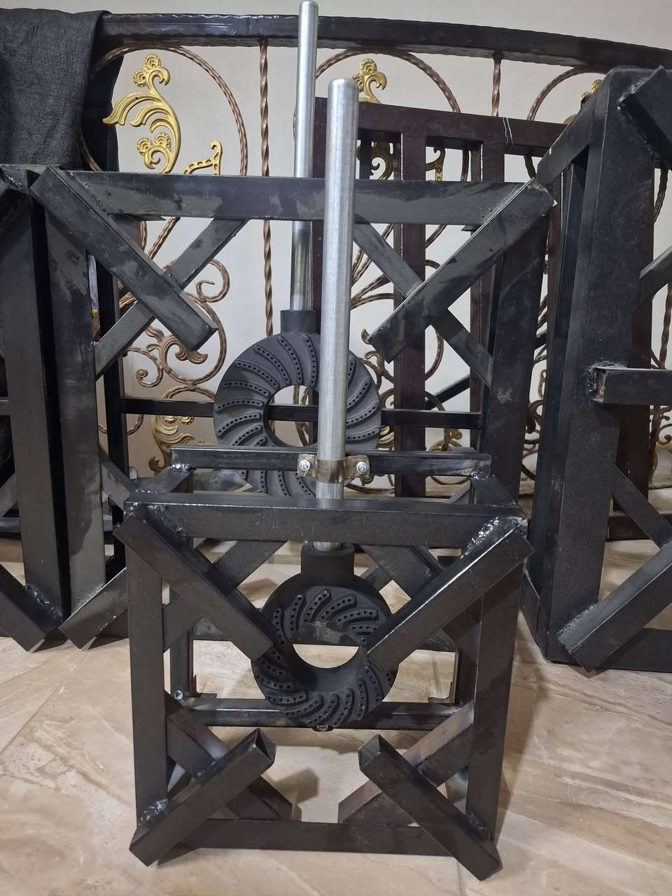 سلام عليكم
عندي طباخات عدد ٤ للبيع جديد وشغل عراقي وممستخدمات جدد واحد قياس ٧٠ ثلاث عيون وثنين قياس ٦٠ واحد قياس ٣٠ 
مكاني بغداد السعر كلهن ب٢٠٠ الف


**إذا كنت صاحب هذا الإعلان وتريد حذفه لأي سبب، رجاءا أرسل رسالة إلى الدعم الفني**