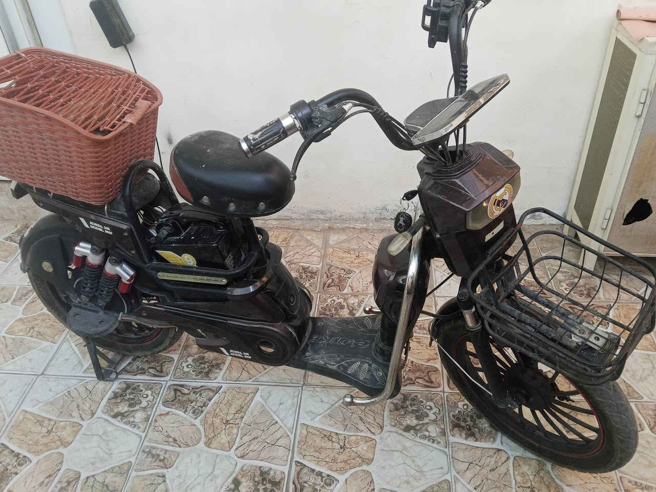 باسكل شحن 5بطاريات 3جدد 2قديمات موديل 25 سعره 300


**إذا كنت صاحب هذا الإعلان وتريد حذفه لأي سبب، رجاءا أرسل رسالة إلى الدعم الفني**