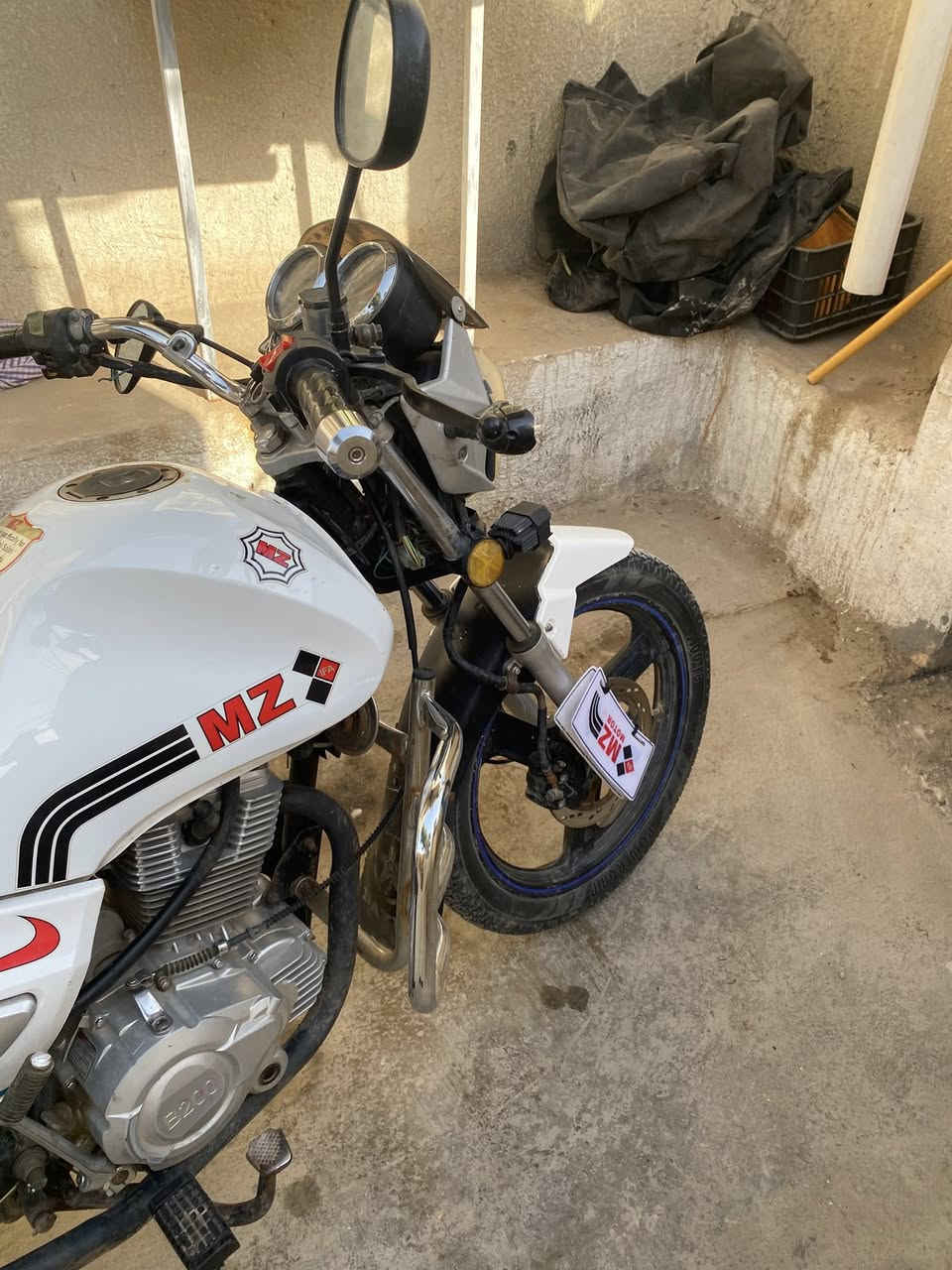 سلام عليكم دراجه ام زت امتياز دراجه نضيفه مال جناية محرك 200نكره سلف ب اي وقت ودراجه نضيفه الله شاهد للبيع ابو غريب قرب السوك هاتف ***********
