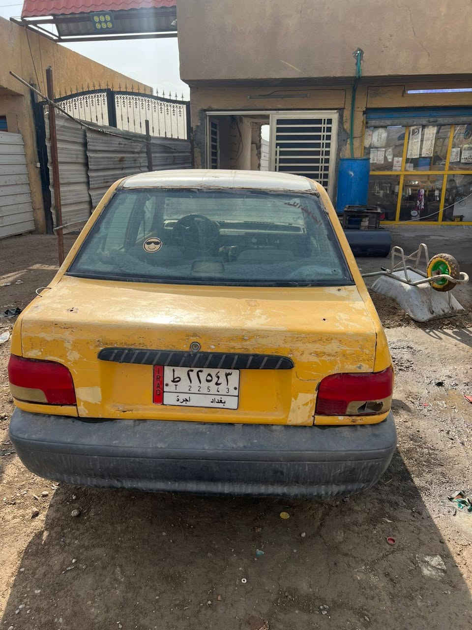 سلام عليكم سايبه موديل ١١ رقم بغداد الماني السياره مجفته جديد وكير جديد بس بيهة مشكله كهربائيه متشتغل وراعيهة ما اندله ابيع كوم حديد اتعهدلك سرقات وعشاير السعر ١٠ قفل بدون عمله مكاني بغداد حي البتول للاتصال ***********
