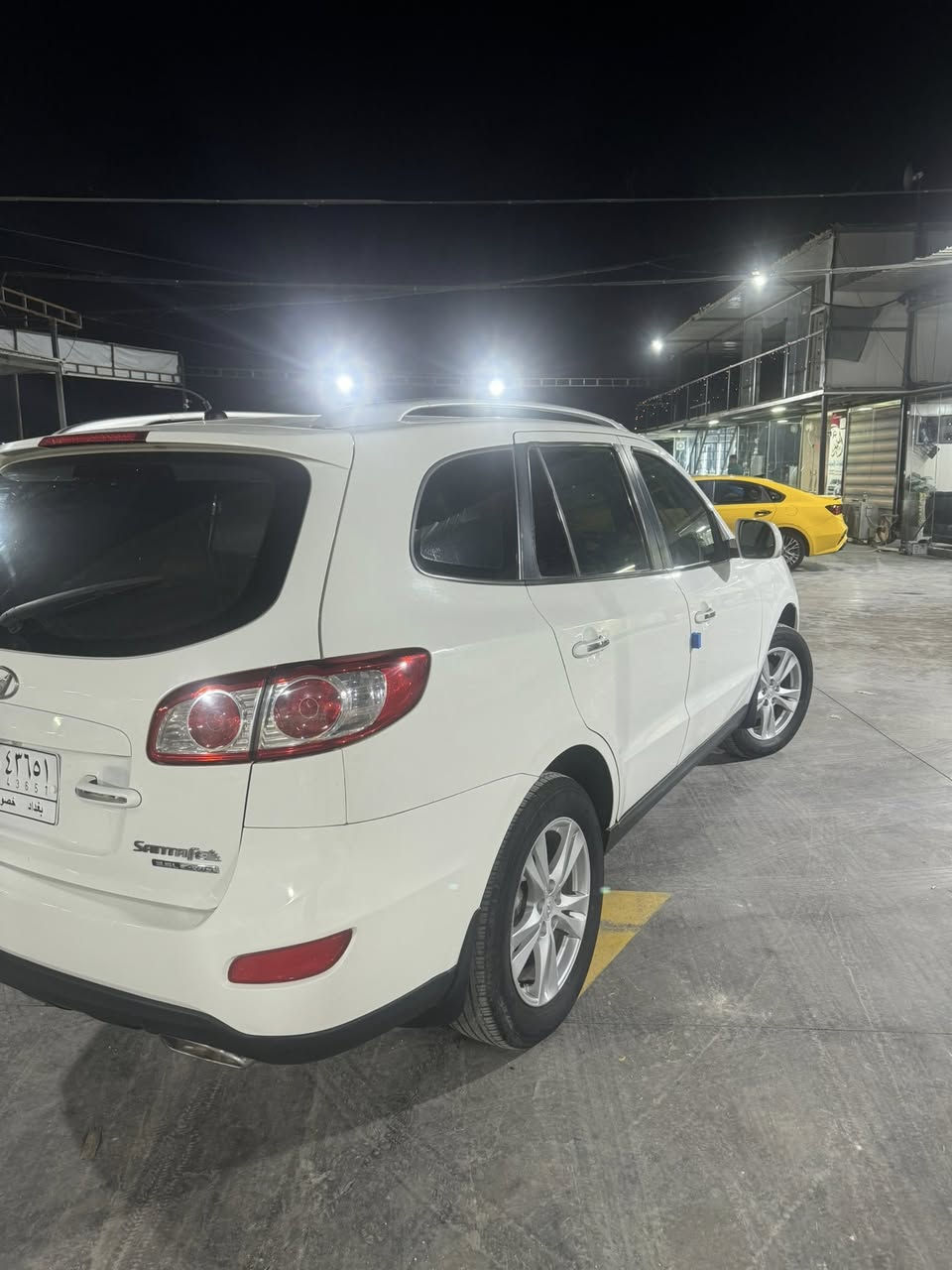 السلام عليكم  سنتافي خليجي مكفوله  فول مواصفات فتحه بصمه مري شفط اشاير بالمري موديل  11
مكينه 6 سلندر 
تبريد 3 قطع 
7راكب 
كشنات جلد 
***********
