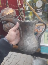 سماور • دلة قديمة • تمثال امرأة