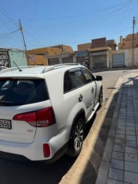 سورنتو 2014جاهزه السعر 135وبيه مجال 07854644757