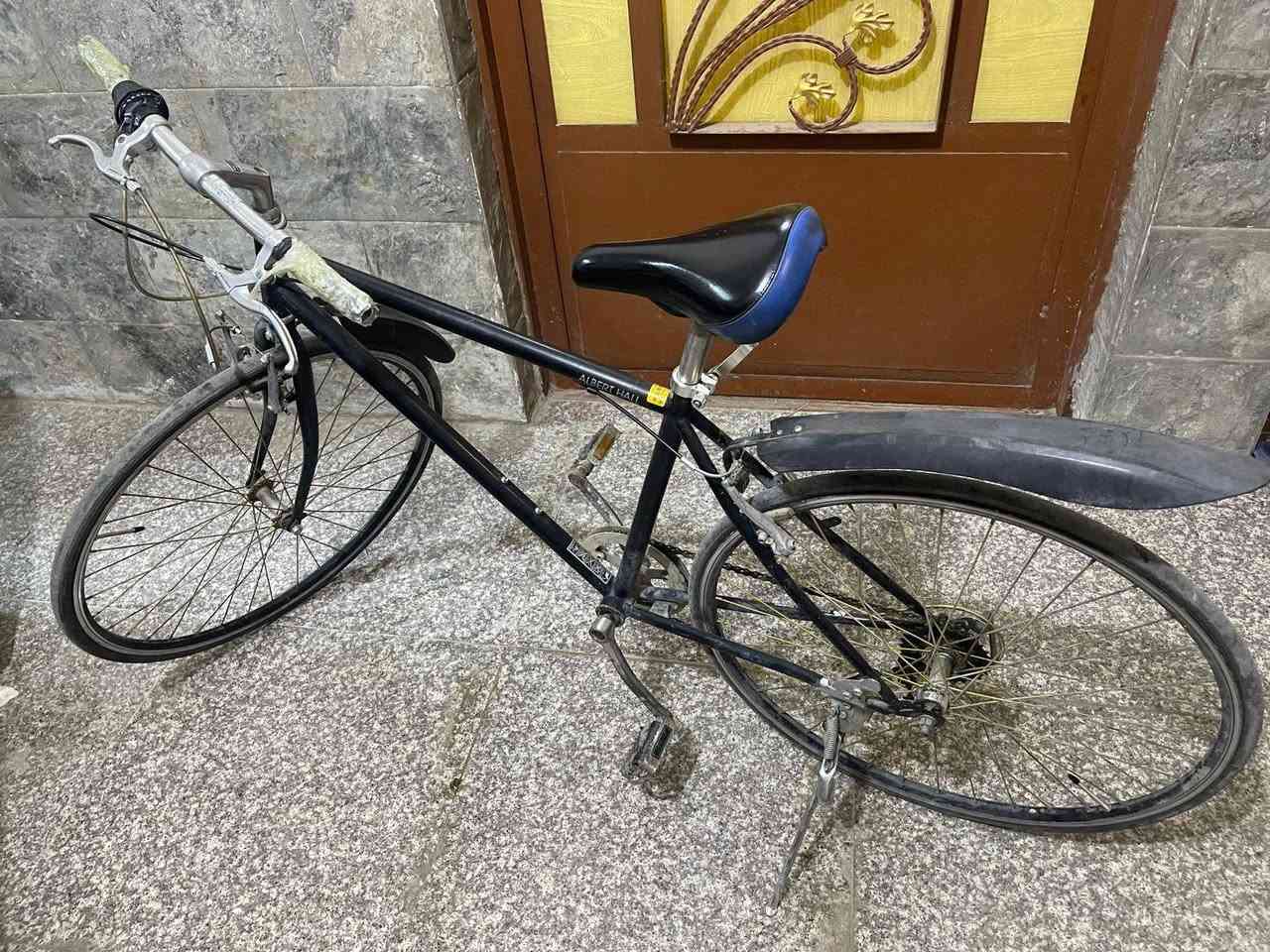 بايسكل ياباني باله للبيع ب 70 الف وبيه مجال أو مراوس مع بايسكل شويه تايرات تكون اعرض منه


**إذا كنت صاحب هذا الإعلان وتريد حذفه لأي سبب، رجاءا أرسل رسالة إلى الدعم الفني**
