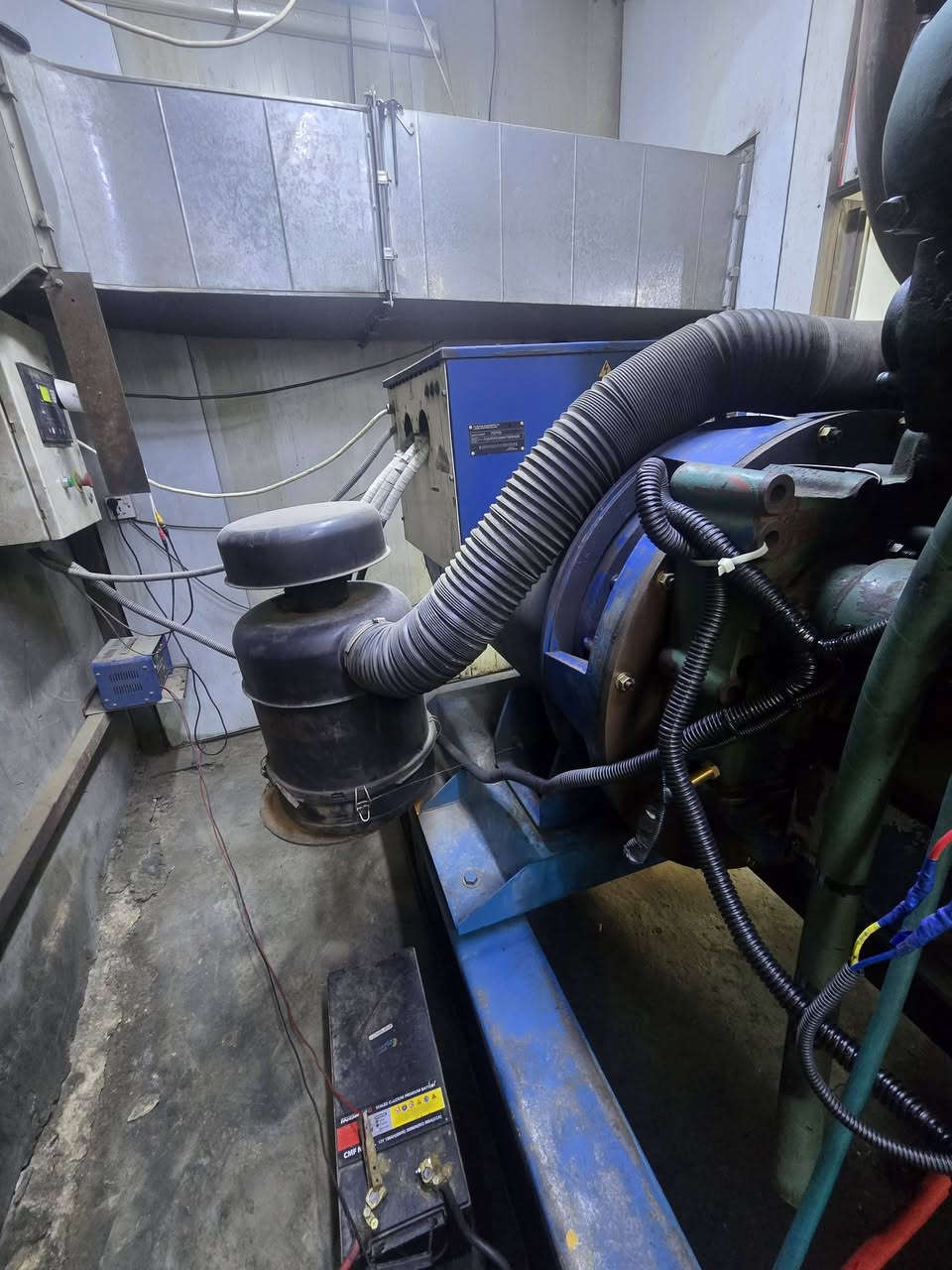 مولده للبيع فالفو دي ١٦ ٥٠٠ كيفي عل فحص وعل حمل وعل ضمان وهذه رقمي ***********
