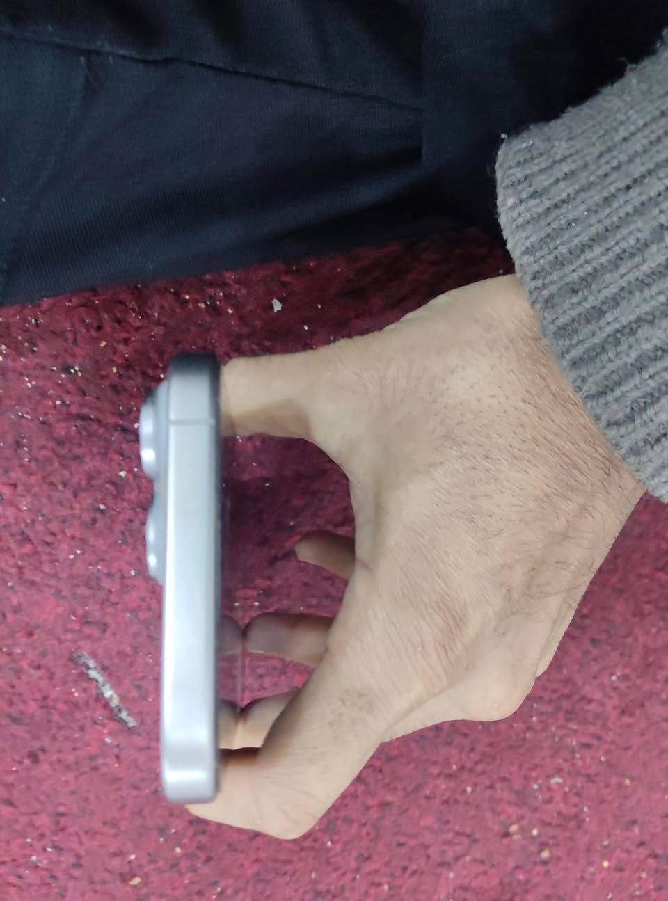 ايفون 15 برو ماكس ماستر الشرق اوسط ٢٥٦ مكفول لا مفتوح ولا مشخوط ولا ملعوب بي البطارية ٨٥٪؜ 
هذا رقمي للتواصل واتساب ***********
