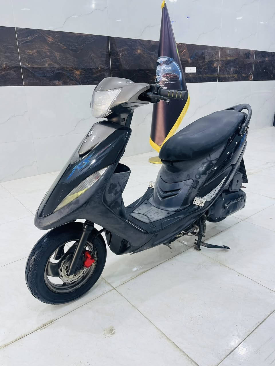 سعرها 650 وبيها مجال 
ماكس عدلة  2003 شلعة ومعدل تشك الكاع
مكينة  ما مفتوحة  على البلاد وشرط الفحص وين ما يعجبك تفحص افحص وخرسة الدراجة 
وكلها مختمة منطول الطول 
كله شغاله اي نقص ما بيها اوراق كاملة ومنفيس 
سلف كهربائيات منطول الطول كلهن شغالات 
دراجة حلوه ونضيفة وكاملة مكملة  
العنوان/ ميسان  / مغربة
اتصل : ***********
