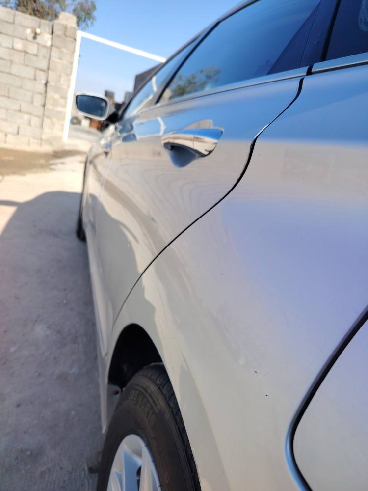 السلام عليكم سياره سوناتا 2011 وارد خليجي بدون ضربه  للمراوس فقط براس الثور او ملكه علما السياره (گير عادي)  7 گير  مو اوتو  كفاله عامه ضربه گصه عيب شرعي   سياره نظيفه واحلى من الصور
عدادها 260  مكينتها دوش المرغوب  شاشه اندرويد اشاره لد 
كهربائياتها كلها شغاله نقص اگلوب ما بيها  مكانها البصره سفوان 

رقمي *********** موجود واتساب
