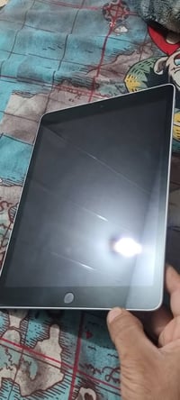 آيباد ٩ • ٦٤ • بدون ملحقات