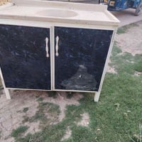 سنك ألمنيوم بابين مستعمل للبيع السعر  40 ألف  للاستفسار 07719999149