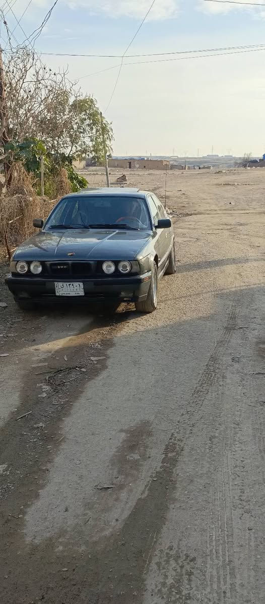 سلام عليكم للبيع بيئم دبليو موديل 1998 سياره حلو ونضيفه رقم بغداد تحويل ثاني يوم كلشي مانقصها كير محرك جديد كهربائيات كلها شغاله مكان صلاح الدين تكريت السعر 50 وبيها مجال الاتصال علا رقم ***********
