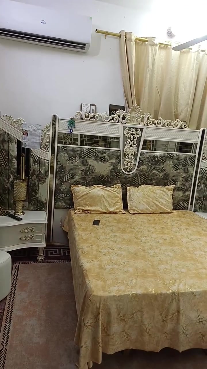 سلام عليكم غرفه ضخمه لبيع جديده معنه كلمه 9 قطع بيهه نشرات رقم الهاتف ***********
