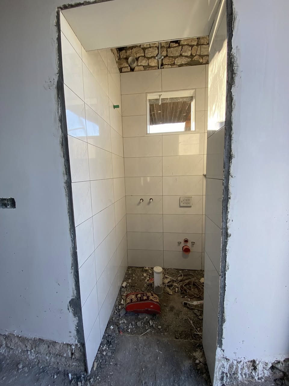 السلام عليكم 

خلفه سيراميك درجه اولى تسليم مهندس فول دقه 
مكاني الرمادي متفرغ حاليا 
***********واتساب
