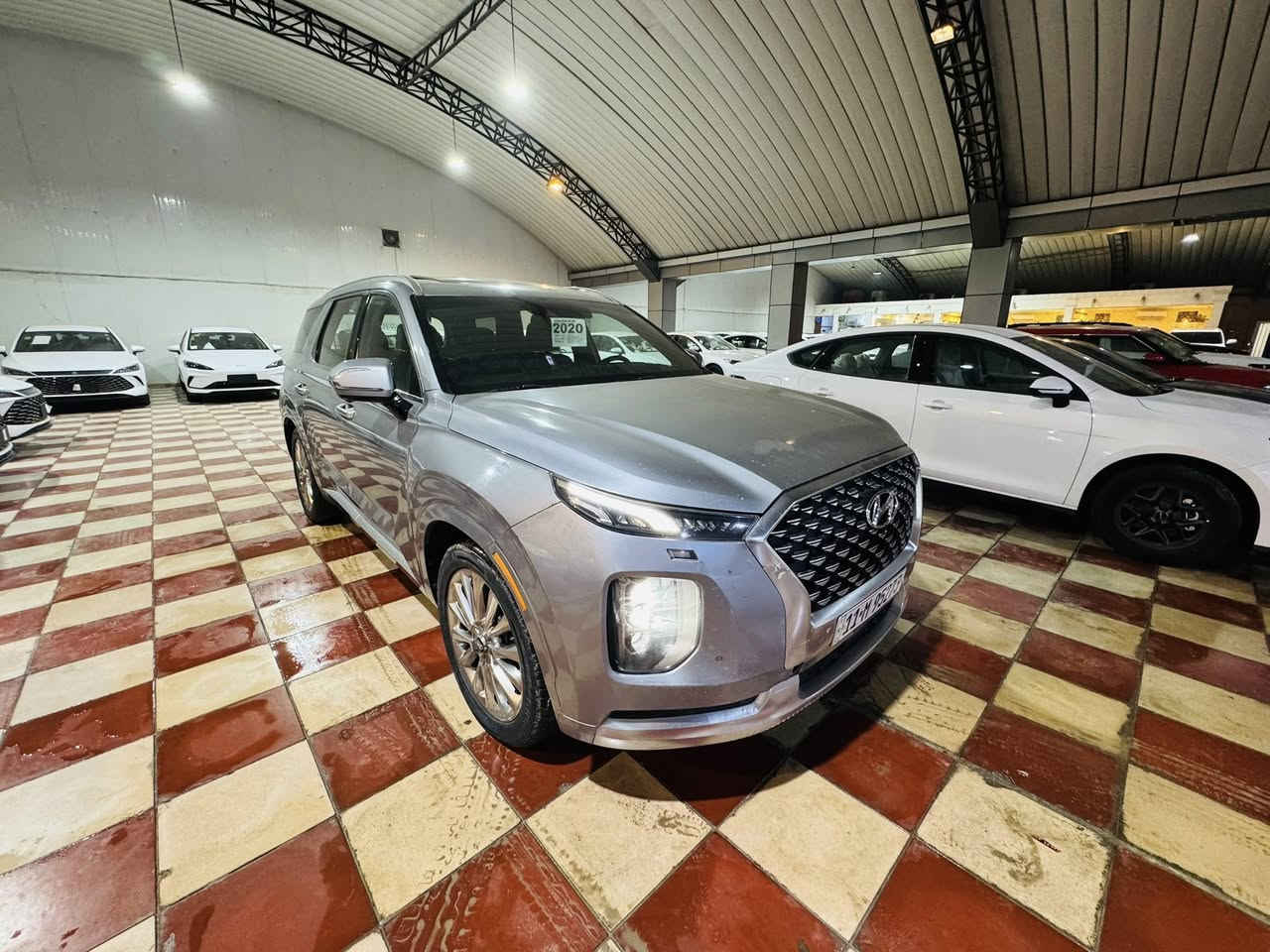 للبيع او مراوس
Hyundai palisade 2020 calligraphy
هونداي بلسايد كلگرافي 
موديل: 2020
محرك 6 سلندر وارد امريكي حادث بنيد فقط بدون دواخل ( شاصي ولغد مكفول)
المواصفات : كلگرافي  فول 1/1 
 شاشة عرض داتشو. المحرك   v6    3.8 
بصمة تشغيل + بصمة ابواب 
اصطفاف ذاتي(تقديم +ترجيع)  
فتحتين سقف +بانوراما
شفتات ستيرن
سماعات هارمن كاردن عدد ١٦
 رادار امامي  + خلفي 
حساسات امامي + خلفي 
كامرات عدد 6  360 درجة 
كشنات امامي خزن ميموري 
كشنات جلد كهربائي تدفئة وتبريد امامي وخلفي
انارة داخليه (محيطيه) + انارة دشبول 
بردات جانبية
تبريد مركزي امامي + خلفي منفصل التحكم
تحكم ستيرن + شفتات
تدفئة ستيرن 
مرايا هيتر + تعتيم 
صندوق كهربائي شفط
وضعيات قيادة 
ويل كب حجم  ٢٠ 
اوتو هولد + نقطة عمياء 
سايد بريك بصمة + مثبت سرعة
شاحن وايرلس 
إشارات بالمرايا  + إشارات جانبيه
2اوتو بريك 
تحديد مسار
شاشة ديجتال كبيرة
تشغيل عن بعد
تدليك كشن 
نظام مانع انزلاق 
 نظام نزول منحدرات كشنات Vip منفصل
رقم بغداد باسمي تحويل ثاني يوم
السعر 225$
الاتصال ***********
