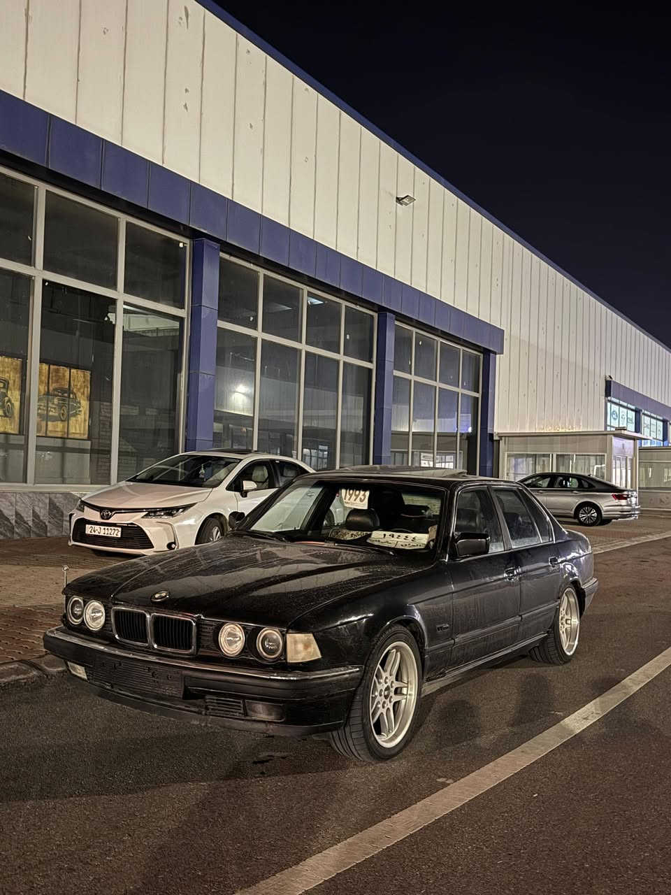 سلام عليكم اخوان. 730. V8 عليها محرك 44 كير تمساح.  سياره صبغ جماليه. تحويل بشرط.  سياره تحديد سرعه سلايت    عليها غرامه مليون دينار تنزل من السعر. السعر 55 وبيها مجال    ***********.
