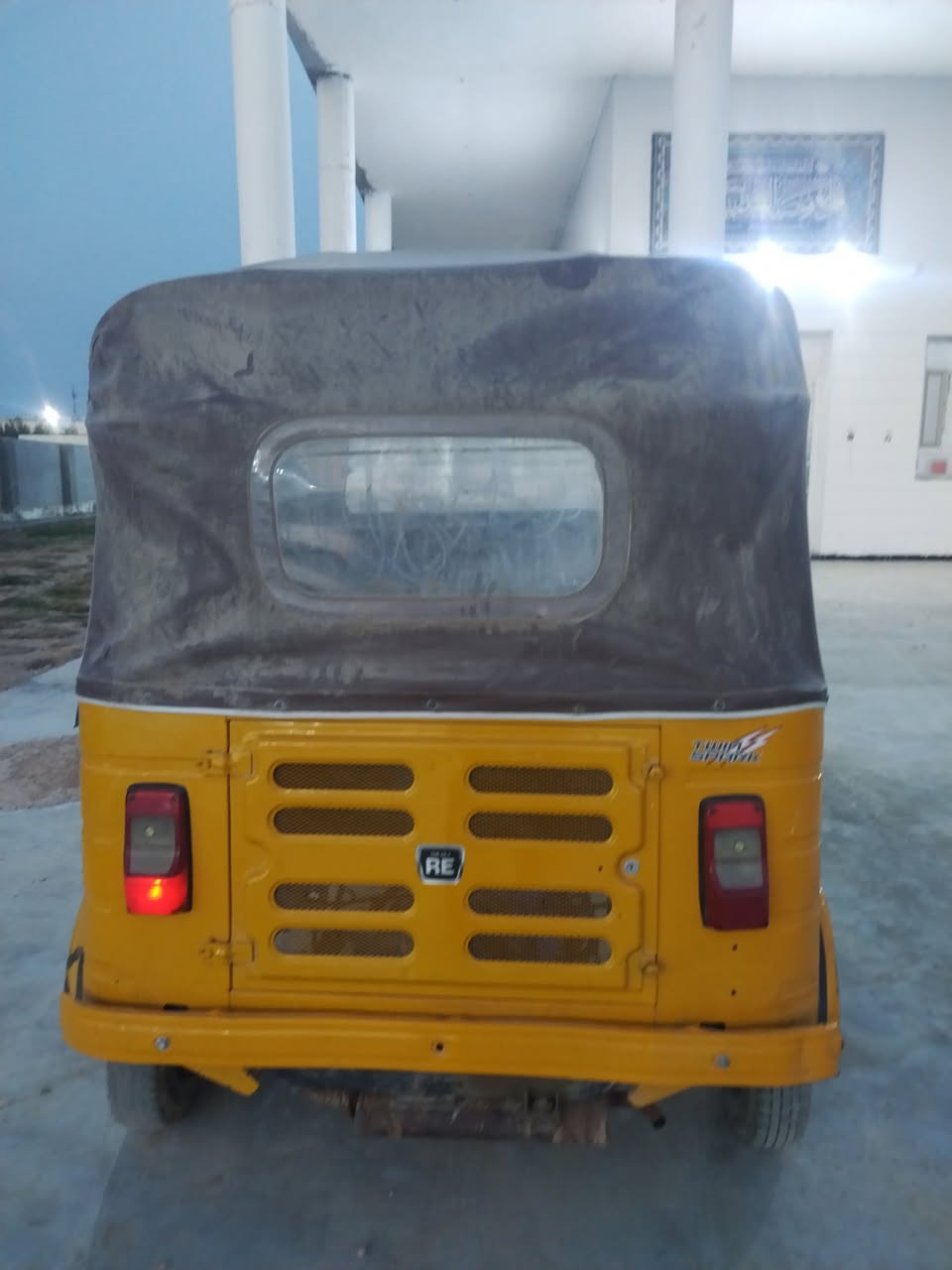 سلام عليكم
تكتك 19رقم نكليزي بسمي مداور ثاني يوم مكينه 21 بيها بدي كفاله ماعده طخه بصيطه مرجعه بارد كفاله من صبغ ولمعجون عوزها ترتيبات بصيطه سعر 5وبيها مجال ***********
