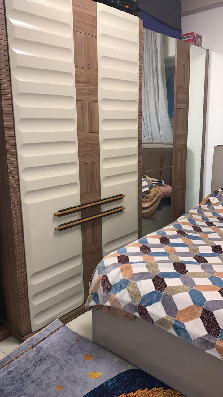 غرفة نوم تركية سبع قطع مابيها اي ضرر نظيفة مشتريها 3 ملايين وصل موجود سعر البيع  مليون ونص اتصال ماسنجر او ***********
