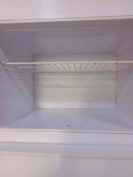 ثلاجة للبيع مع المحمل نوع ڤيزتال
السعر 100 الف قفل 
للتواصل على الرقم ***********
