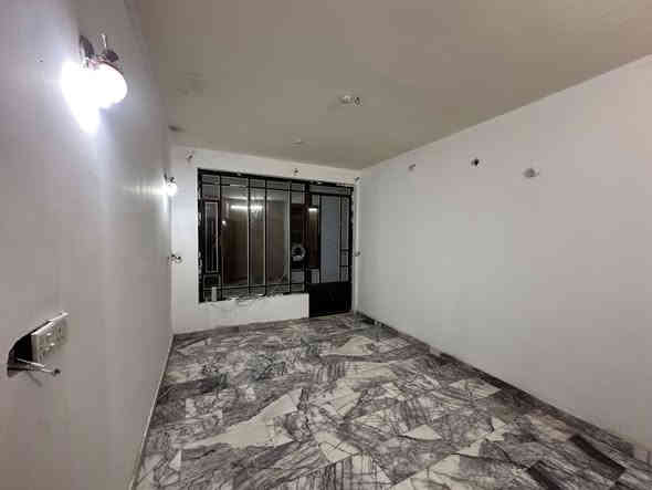 #للايجار______في_______السيديه

بيت مساحه  120 متر  نظيف جدا
 يتكون من

مدخلين 
واربع غرف نوم مطبخ صاله خدمات صحيه عدد  2 وطرمه صغيره 

علما ان العقار مجهز بسبالت

#الايجار مليون وربع

للاستفسار الاتصاال على الارقام التاليه

***********

***********
