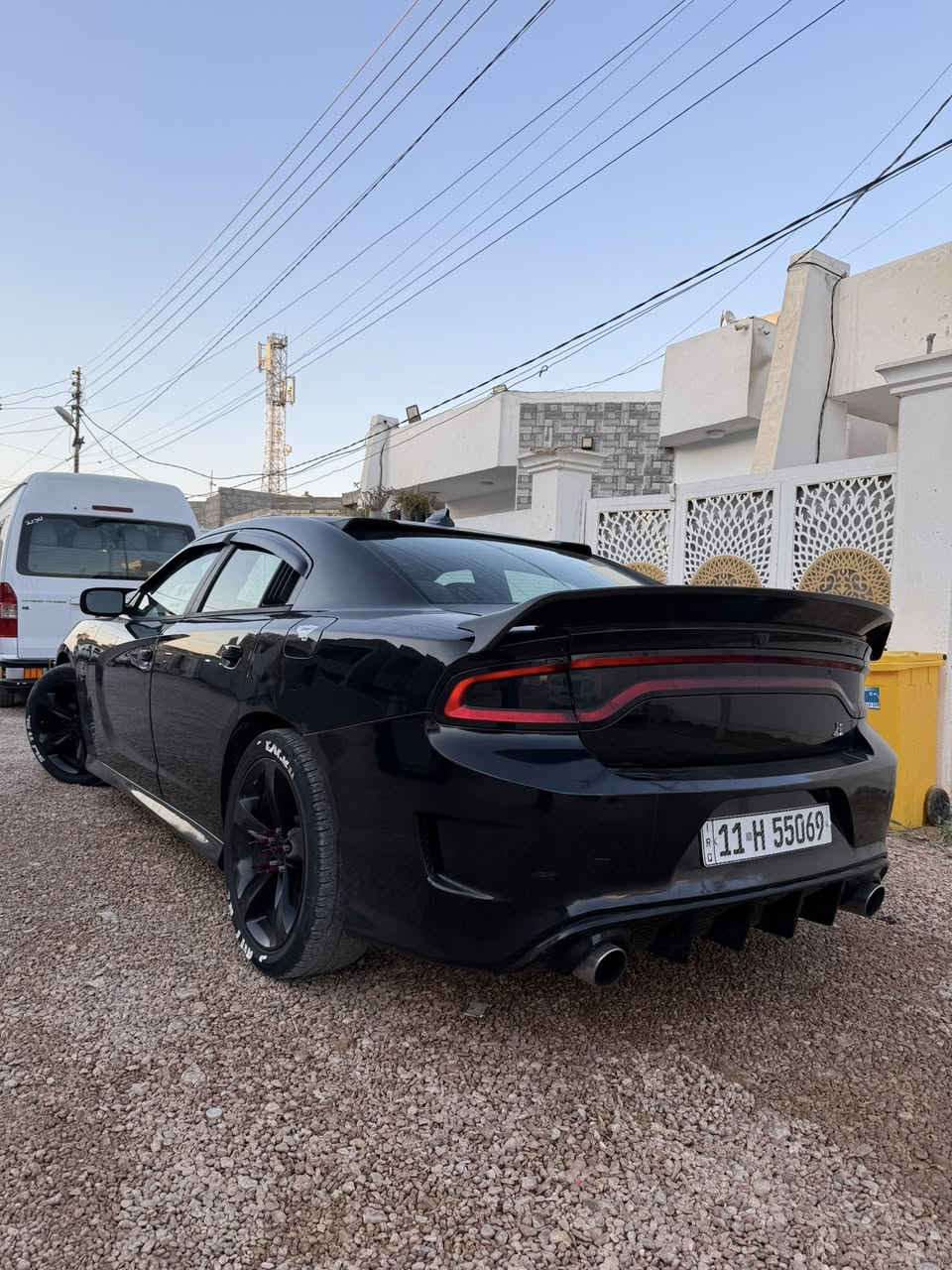 دوج چارجر للبيع او المراوس سعرها ب 170 ورقة وبيها مجال قليل RT محرك V8 5700 لون اسود موديل 2017 ماشية 105 حدادية جديدة بالكامل وكالة بلكات جديدة عليها ادامة كاملة  عليها جنح SRT عليها كشنات حضن SRT عليها سماعات من شركة الباين عليها كزوز كامل SRT عليها عيون الشيطان عليها لد متغير الوان على الموبايل شفتات ستيرن هيتر مري قلاب عليها كڤر لحية عليها برمجة من البطل مصطفى ايكل رقم بغداد الدولي الجديد سنوية لل 29 سيارة بأسمي تحويل ثاني يوم 
رقم تلفوني للأستفسار واتساب ***********
