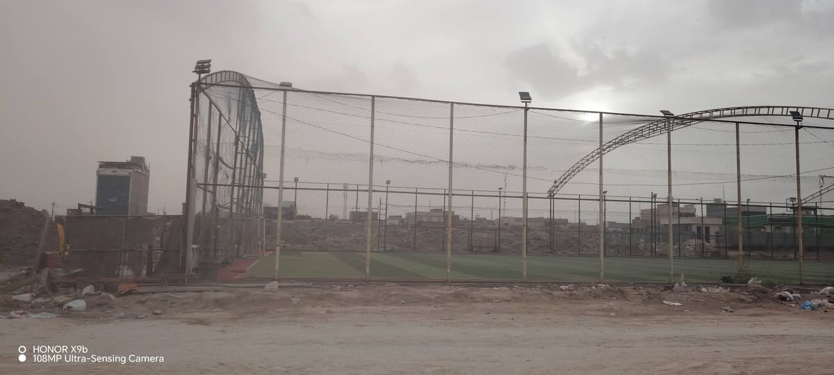 للبيع دار طابو صرف حي المعلمين على الساحه المقابل شارع ٨٠ ركن المساحه ٢٠٠م طابقين ساحه الملعب موقع مميز اتصال ***********

