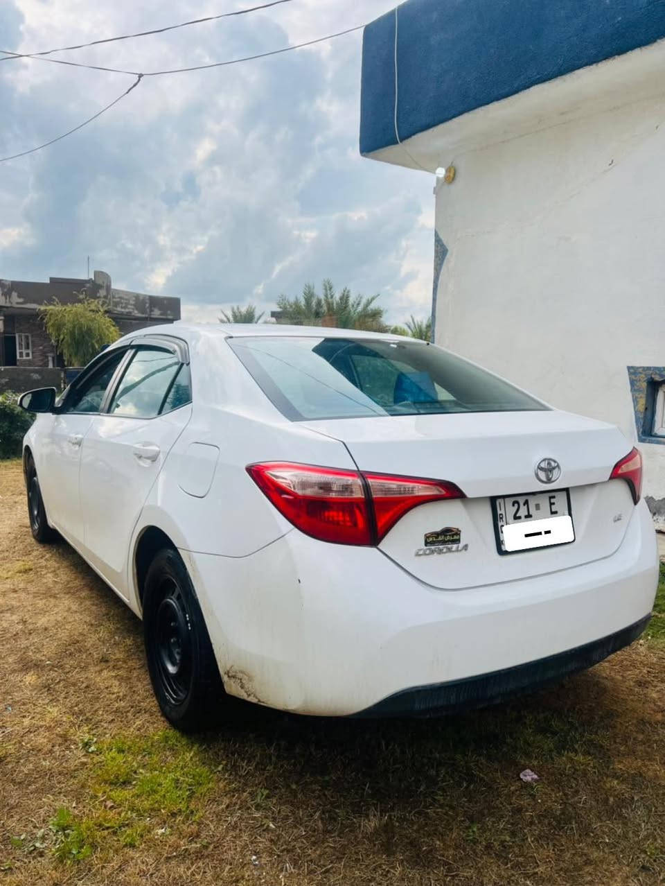 السلام عليكم للبيع كورلا موديل 2017 وارد امريكي رقم سليمانيه دولي شرط التحويل  داخل لونين محرك كير شرط صدر تواير جديد ماشيه 137الف  ضرر بونيد  وبيه مكانين بارد صغار السعر 136ورقه وبيه مجال قليل مكان سياره قضاء الحويجه للستفار الاتصال على رقم *********** يرهم مراوس حسب القناعه
