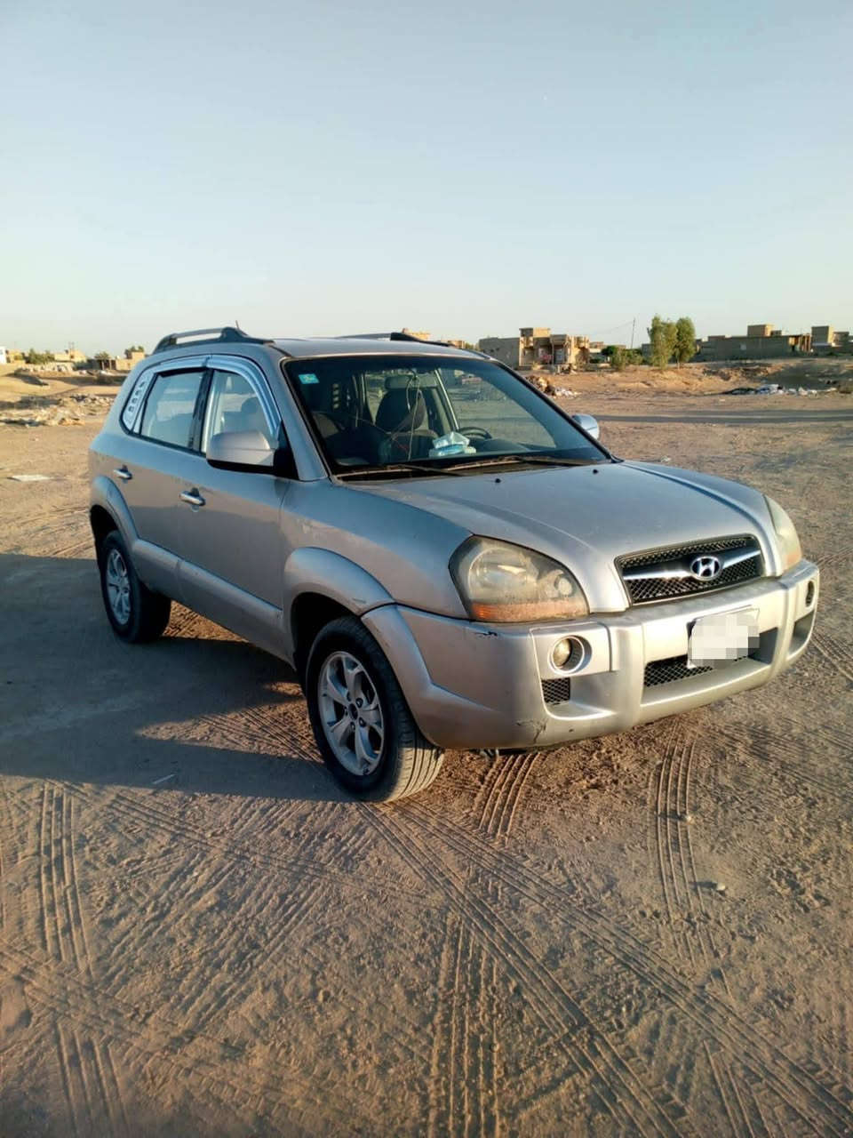 السلام عليكم يوجد سيارة نوع توسان موديل ٢٠٠٩ وارد كوري بدون صبغ و ضرر بيها أثر حالوب فقط من جيها
محرك ٤ سلندر اقتصادي حجموا ٢٠ نوع دوش
كير عادي و اتوماتيك ٦ سرعات تواير انضاف و صدر نضيف كهربائيتها شغالات كامل السيارة فور ويل دفع رباعي 
اريد بيها مراوس (سنتافي /سورنتوا /موهافي) حتاذا مصبوغه عام عادي عنواني الشرقاط
*********** إتصال 
*********** واتساب 
السيارة رقم صلاح الدين ألماني شرط التحويل
سنوية عظم ما نافذة بعدها
