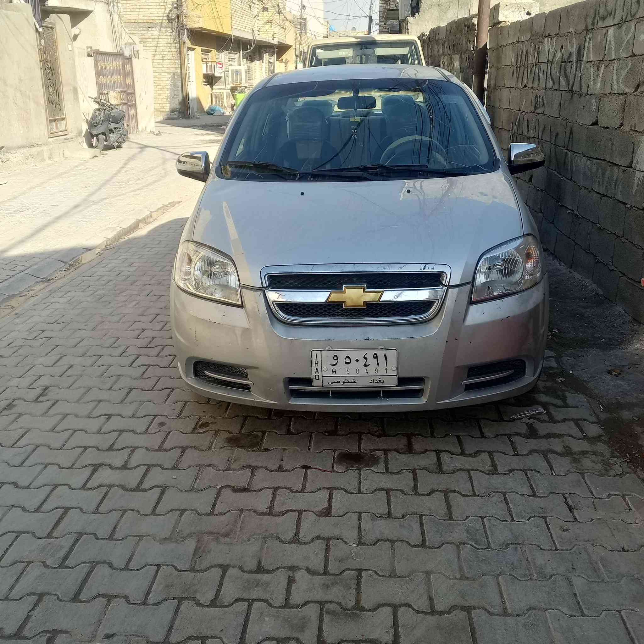 أفيو 2011محرك 1600 ضربتها هلال وباب وبيها ملاحضات بسيطه سياره نضيفه مكان بغداد الحريه السعر 58 الرقم ***********
