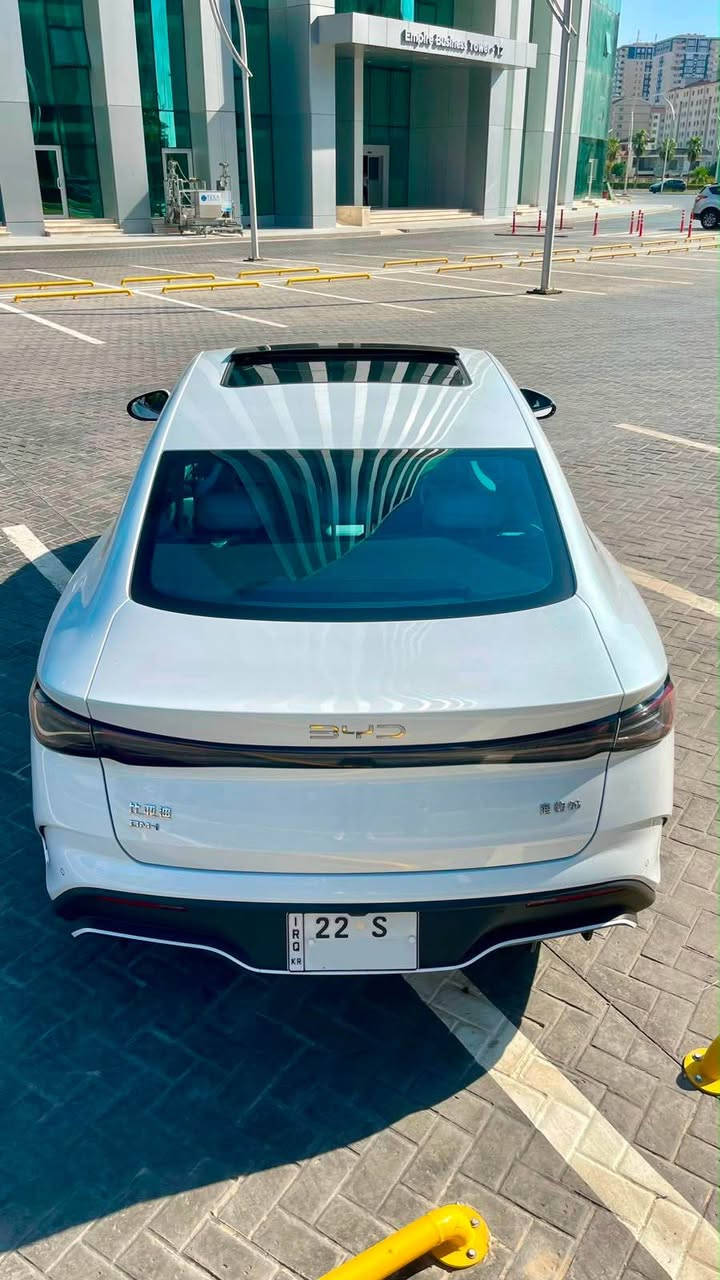 السلام عليكم 
BYD SEL06 
موديل 2024 ماشيه 13000km
بطاريه جبيره 120 موصفات فول 5 كامرات داخل ابيض بنوراما السياره بدون صبغ بدون تعديل السياره مرقمه جاهزه بااسمي 
مكان السياره أربيل 
للتواصل عل رقم *********** متوفر واتس اب أربيل, العراق
