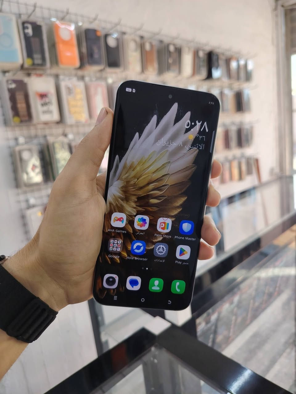 تكنو سبارك 40برو بلاس ذاكره 256 جهاز اخو جديد بس بي فطر بسيط بشاشه موضح بصوره ومخليله لزكه طبيعي مماثر لالمس ولامفتوح جهاز بدون ملحقات. فقط جهاز السعر 200 بي مجال بسيط حك جيه للمحل توصيل ماعندي انتبه اخي توصيل ماكو مكاني بغداد جسر ديالى القديم مكتب المصطفى ***********
