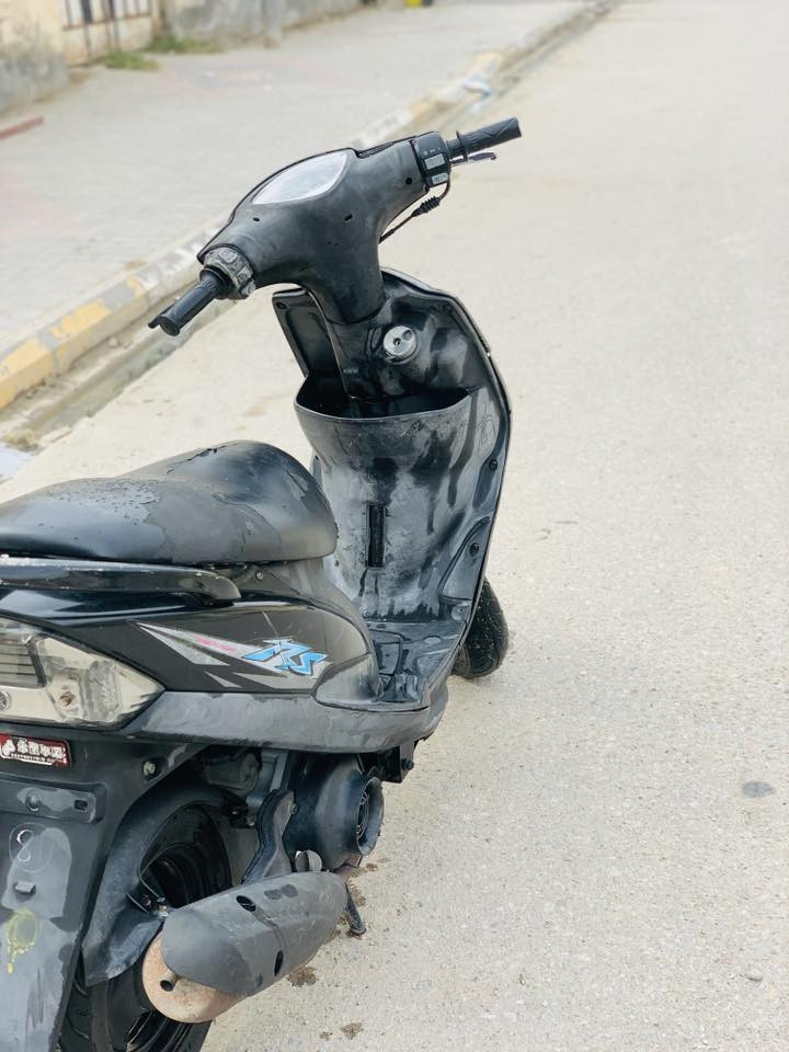 سلام عليكم ماكس عدله  للبيع  او مراوس بنامه حسب لقناعه دراجه خير من الله نضافه فول  مابيه شي تجاري دراجه بس دبلات لماميه (***********)
