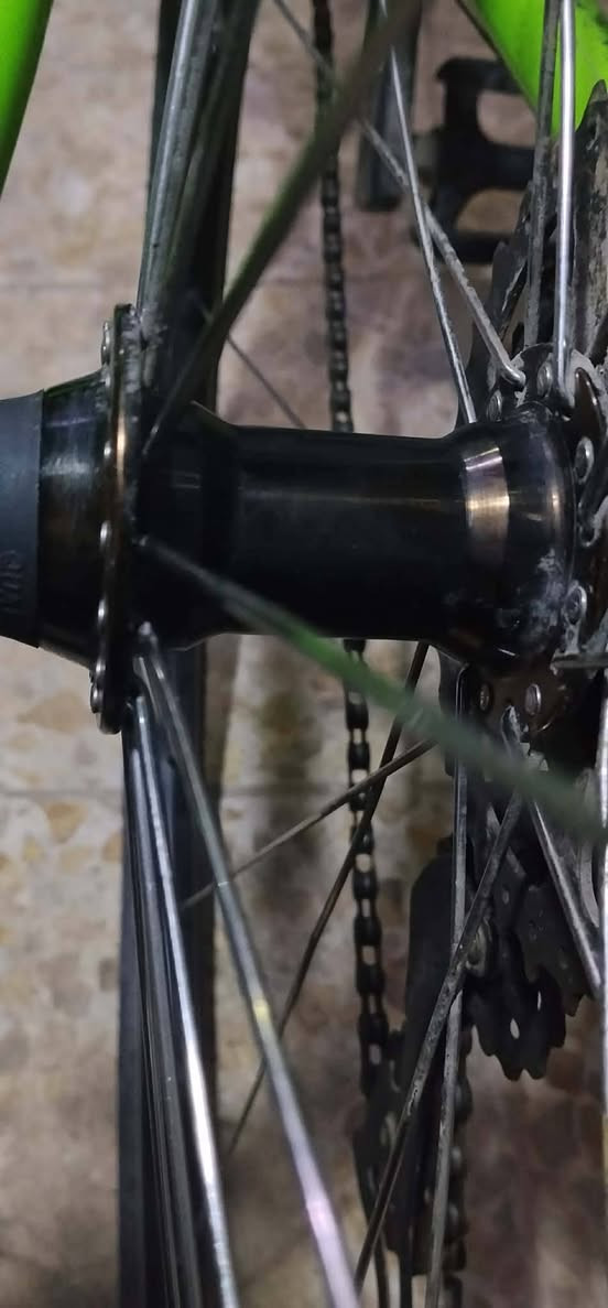 بايسكل لويس كندي غني عن التعريف للبيع
حجم 28M 
كير امامي 3 خلفي 8
بريكات Treak
السستم كامل شيامنوا
كير قفاز ماركة
تايات جدد
بطيخة استعراضية 
نظافة 100%
السعر 260وبي مجال


**إذا كنت صاحب هذا الإعلان وتريد حذفه لأي سبب، رجاءا أرسل رسالة إلى الدعم الفني**