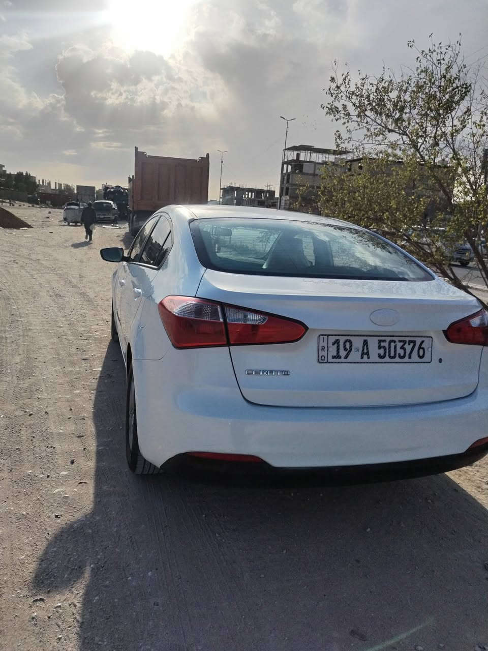السلام عليكم
للبيع سيراتو 2015
رقم كربلاء 
بيها صبغات اسونار منشور وياها 
اسعر 110 وبيها مجال 
اسياره امداور ثاني يوم 
مكاني نجف رقم الهاتف ***********
