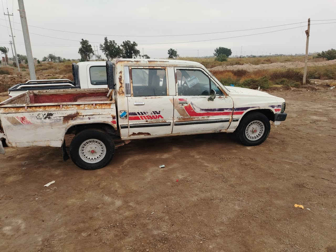 سلام عليكم بيكم تيوتا للبيع موديل 1987 سيارة جاهزة محرك وكير وحدادية شرط رقمهة مثنى سنوية صاقطة ستيرن باور تخم تاير سعر 25 مكاني ناصرية الغراف وهاذة رقمي بي واتساب ***********
