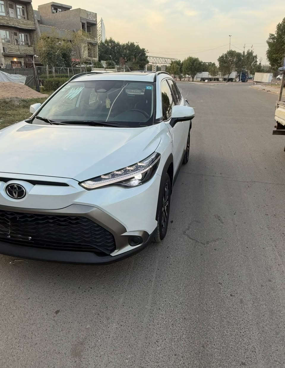 تويوتا  فرونتلندر   🔥
✅موديل2025 ماشيه 8 الاف 
رقم بغداد مميز بأسمي تحويل ثاني يوم 
بيها رصعتين وبيها طلقه بالتكمه ما نافذه وباقي السياره مكفولة كفالة عامة على وضع الشركة☑️ 
🟢المحرك ٢٠٠٠ و ٤ سلندر Made in Japan
🟢حمالات سقف
🟢مصابيح الاماميه بتكنولوجيا LED5عدسات 
🟢بصمه عدد ٢ 
🟢اشاره بالمرايا الجانبيه
🟢صندوك كهرباء ‼️
🟢التحكم الالي في جميع النوافذ
🟢تحكم سترين
🟢التبريد قطعتين
🟢المقاعد جلد الاسود البلادي 
🟢المقعد الامامي كهرباء
🟢سلايد
🟢نظام مراقبة الاطارات
🟢بلوجكترات
🟢الفرامل المانعة للانغلاق ABS
🟢مثبت سرعه
🟢منافذ USB-C
🟢نظام تحذير من التصادم الامامي 
🟢 الجام مغلف بعازل حراري اضافة الى السلايد روف
🟢نظام تحذير من الخروج من المسار 
🟢الارضيات البلادية بعدها ممفتوحة
العنوان بغداد السيديه
🟡 السعر 💵:  ٢٨  مليون  ونص وبيها محال  للاستفسار اكثر *********** بغداد, العراق
