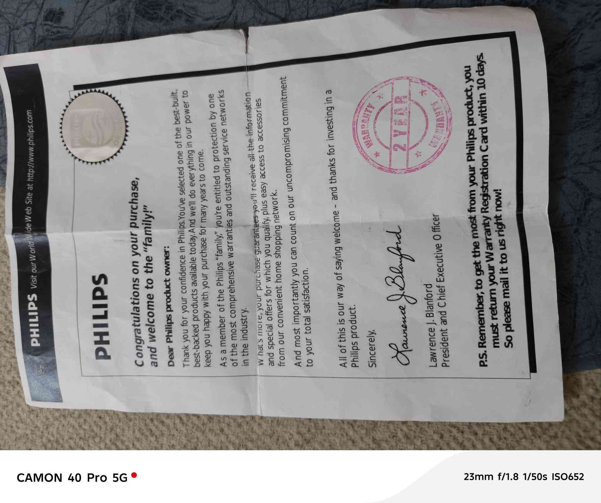 السلام عليكم جهاز ليزر ماركه فليبس الاصلي ويه ورقه ضمانه سنتين مستعمل كم مره بس والارقام واضحه يمكم هوه مليون ضربة اخذته ب٣٥٠ والوصل موجود انطي سعر يرضي الله واخذه وهذا رقمي *********** مكاني كربلاء
