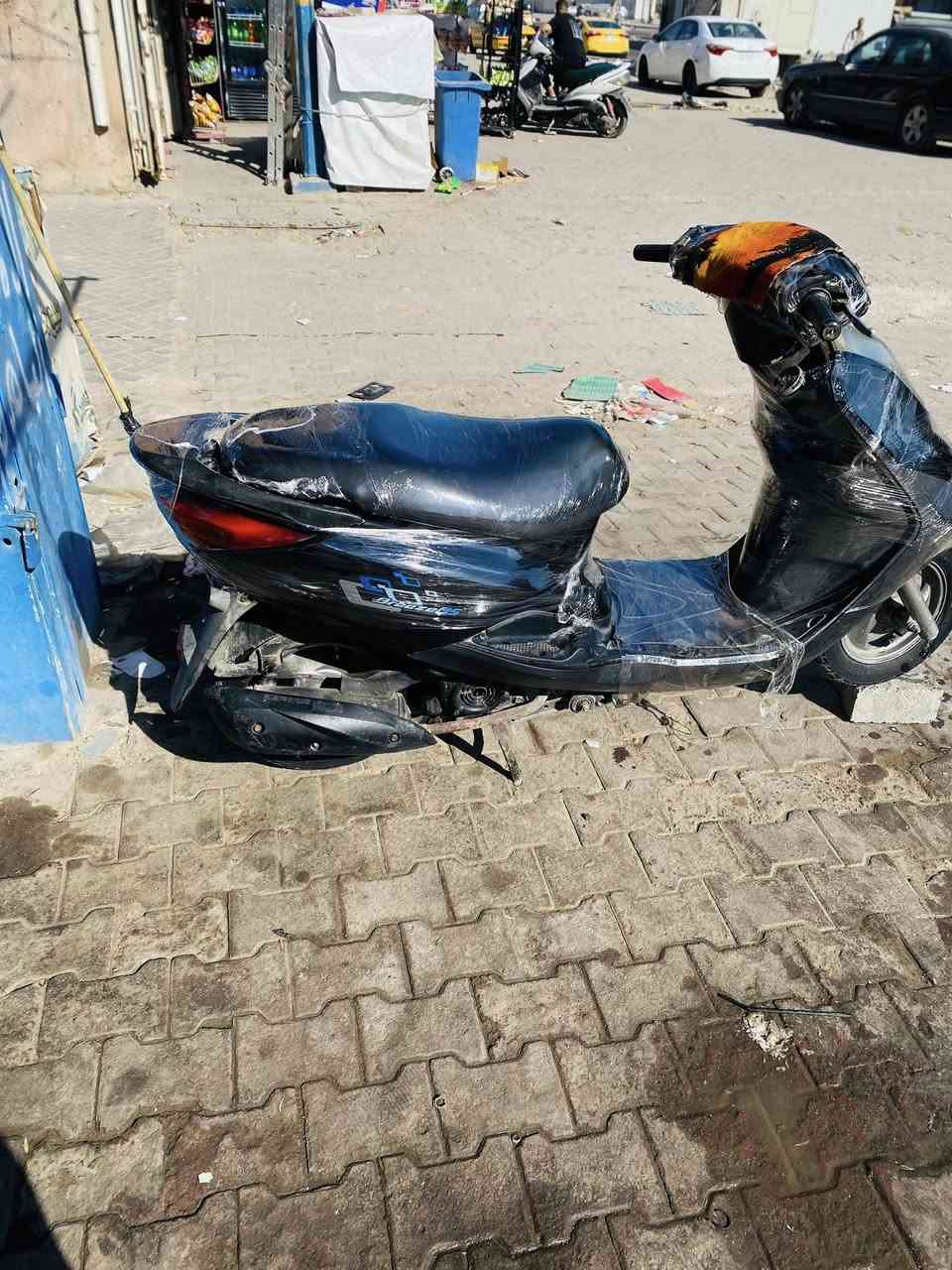 سلام عليكم دراجه بريز ادراجه بلاديه مكينه ما ممفتوحه دراجه كله شغاله سعر ٦٥٠وبيه مجال حك الجيه الرقم مكاني مدينه الصدر***********
