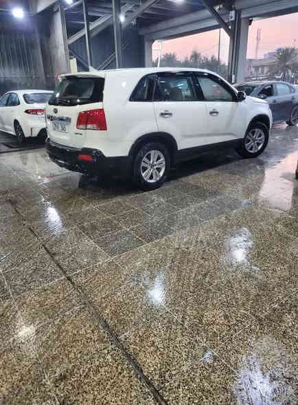 اعادة النشر 
سورنتو ١٢ رقم واسط مميز انكليزي  باسمي ما يحتاج هزه  
بيها كص قمارة 
مكينه أربعة سلندر وكير و صدر خير من الله 
السعر ١٠٧ 
السيارة نظيفه 
الشراي يتصل  ***********
