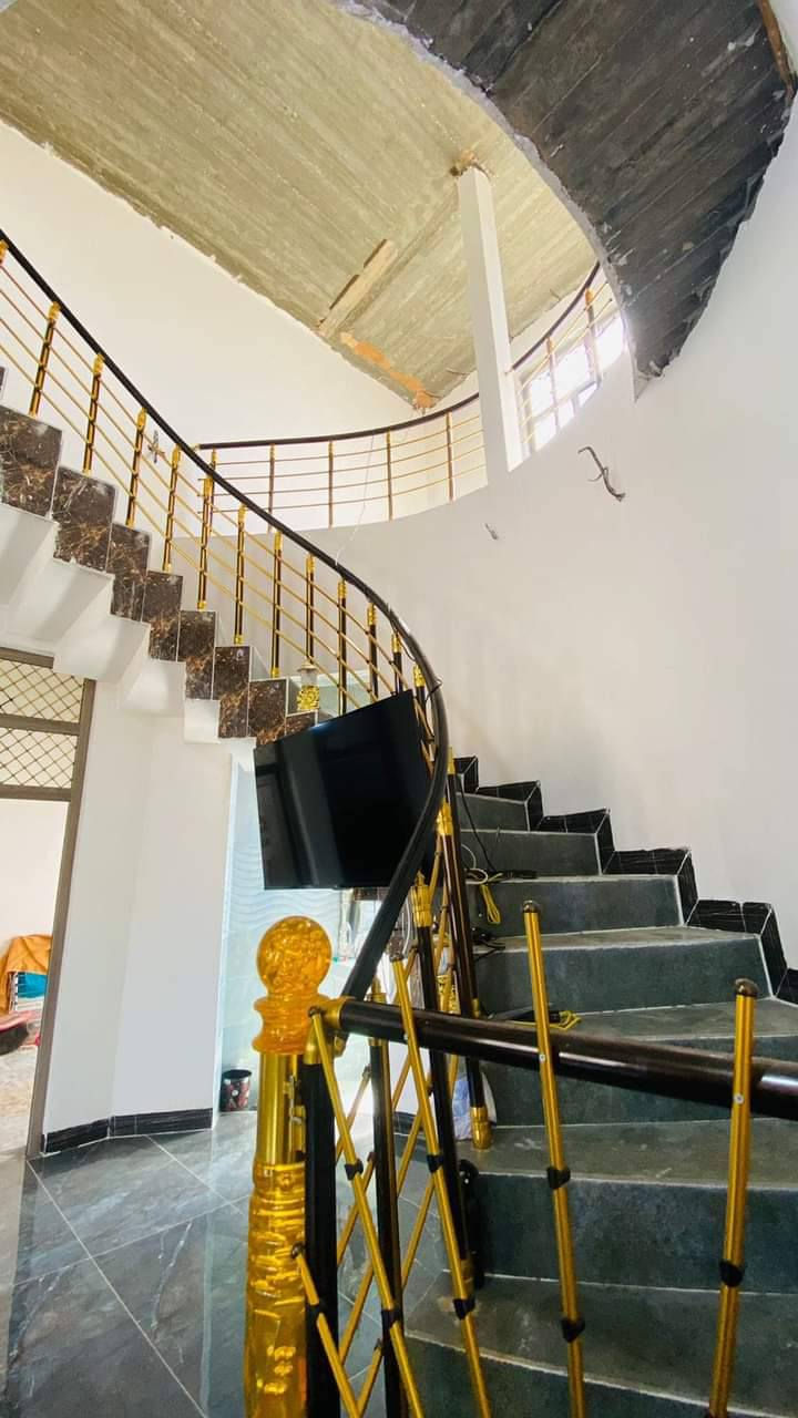 السلام عليكم ورحمة الله وبركاته/دار للبيع منطقة العيث مساحه300طابو ملك صرف بسمي بناء جديد للأستفسار الاتصال ع رقم *********** واتساب متوفر
