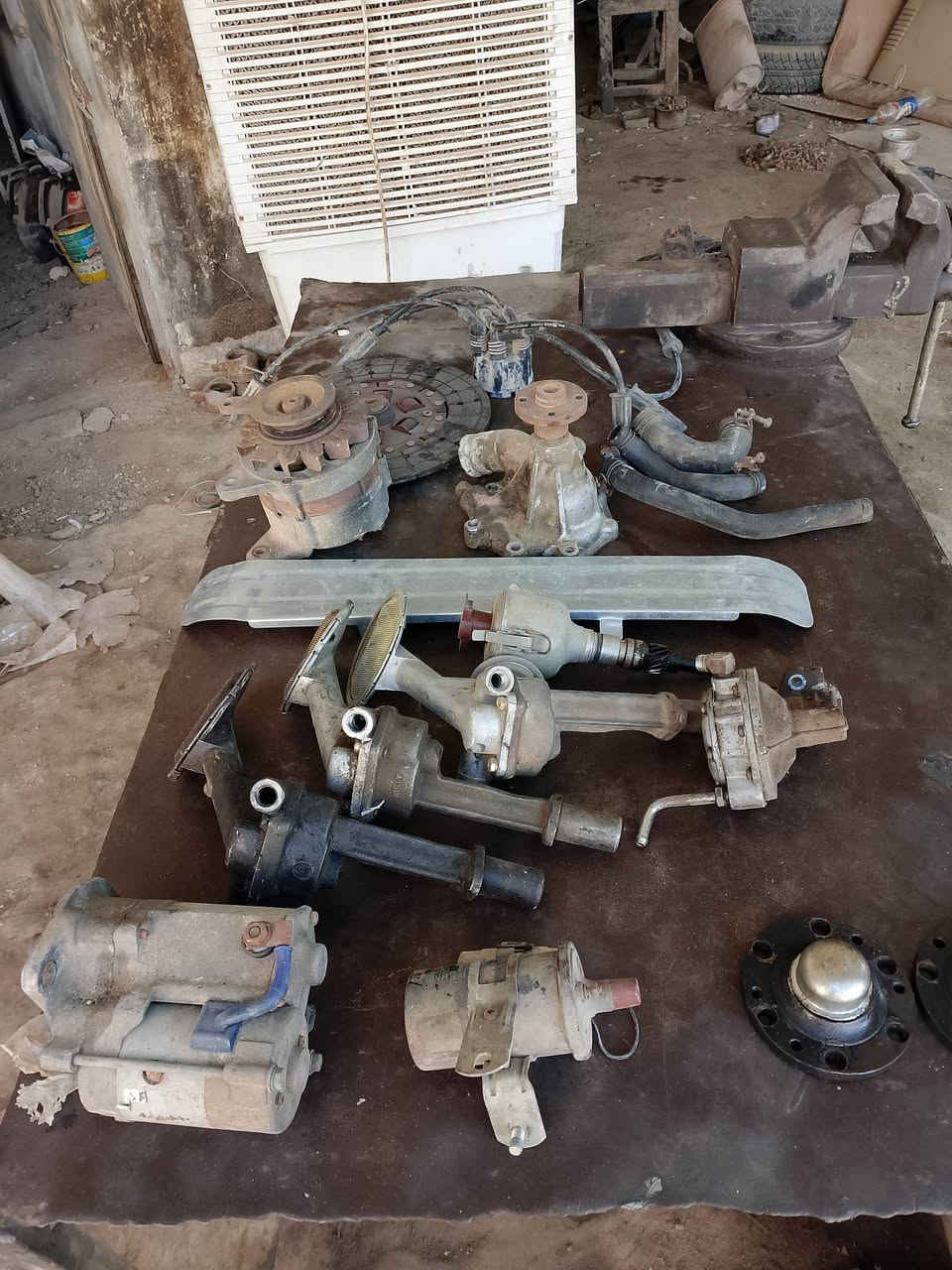 سلام عليكم من رخصت الادمن يوجد غراض لاندكروز مع غراض بيكم لاندكروز ومع بتره ومع مع دعاميه خلفيه مال مجاهدين بيكم 
العنوان ديالى بلدروز 
***********
