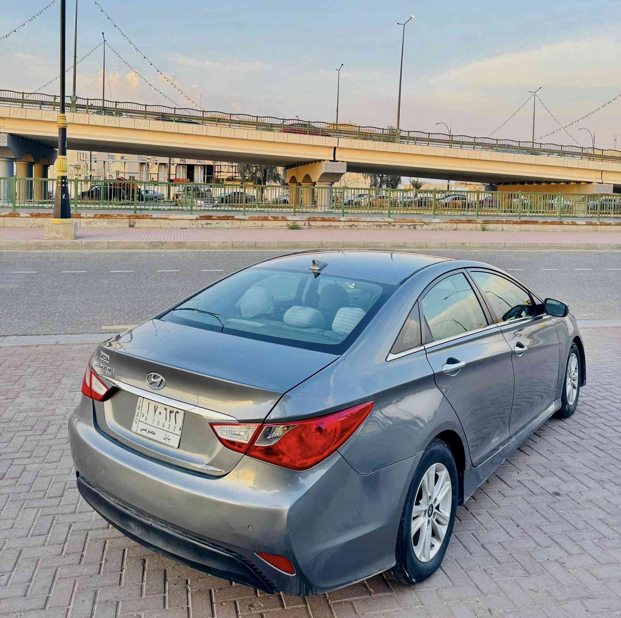 سوناتا موديل2014وارد امريكي حادثها جاملغ الخلفي وباب  وبل عراق بيها قطعتين صبغ بدون حادث كير ومكينه كفاله  تبريد ثلج حداديه جديده تخم تاير جديد ماشيه 90 موصفاتها كشنات كهربائيه تدفىه تبريد بل كشنات شاشه لمس بلادي 4انضمه قياده اشاير بل مري  كامره دواره بلادي السياره مانقصها اي شي  السعر 98وبيها مجال ***********مكان سياره كربلاء مركز مدينه
