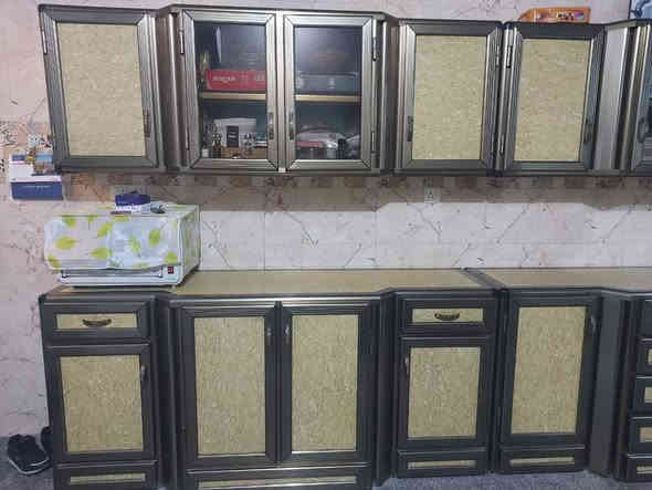 تخم قنفات 10 مقاعد + كوشات ب 500
ميز تلفزيون 50 الف
كاونتر 3 مترات ونص 4 قطع ب500 
المكان  بغداد حي الحسين
***********
