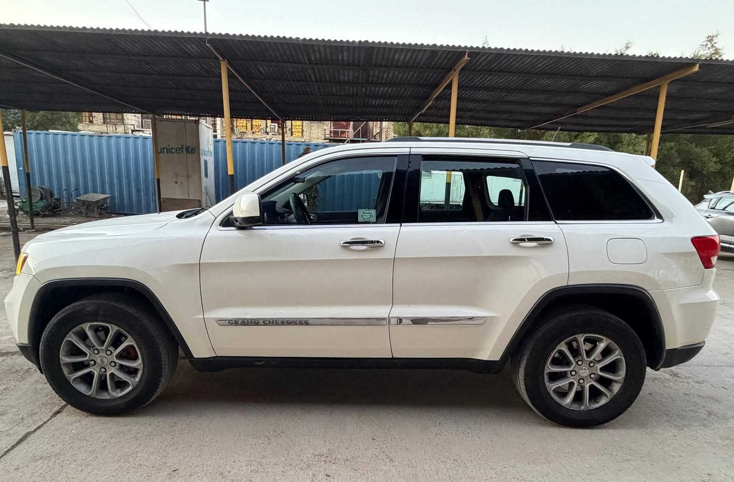 ٱلسلام عليكم جيب لاريدو مديل2012 فول عدى الفتحه
مكينه 8 مكفوله من الفتح والصرف والنضوح 
كير صدر خلفي امامي كهربائيات كفاله حتى حجرات بيهه 
بصمه ابواب
بصمه تشغيل
هيترات بالكشن
كامره خلفيه
حساسات خلفيه
كشنات كهرباء
داخل اسود جلد
تشغيل عن بعد
شاشة اعطال
تحكم استيرن جهتين 
السياره بيهه 4 قطع صبغ
السعر139 وبيهه مجال قليل
مكان بغداد/***********
