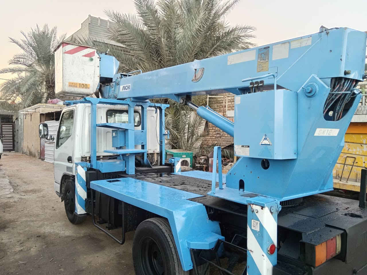 باسكت 14متر تحكم هيدروليك فوك وجوة  العنوان كربلاء ***********
