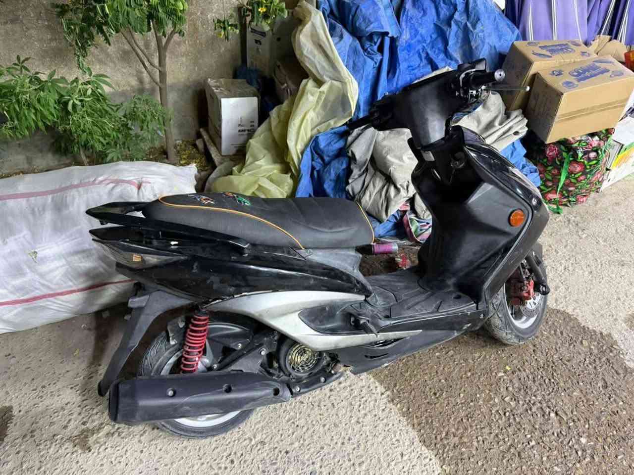 السلام وعليكم سكنس لد كوري للبيع سعر 750 وبيها مجال  اي ستفسار خاص


**إذا كنت صاحب هذا الإعلان وتريد حذفه لأي سبب، رجاءا أرسل رسالة إلى الدعم الفني**