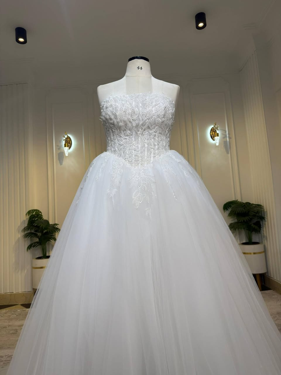 مفيش احلا واجمل من التميز والأناقة ف فستان فرحك 👰
هتكوني مختلفه ومميزة ف يومك 👑

+20


**إذا كنت صاحب هذا الإعلان وتريد حذفه لأي سبب، رجاءا أرسل رسالة إلى الدعم الفني**