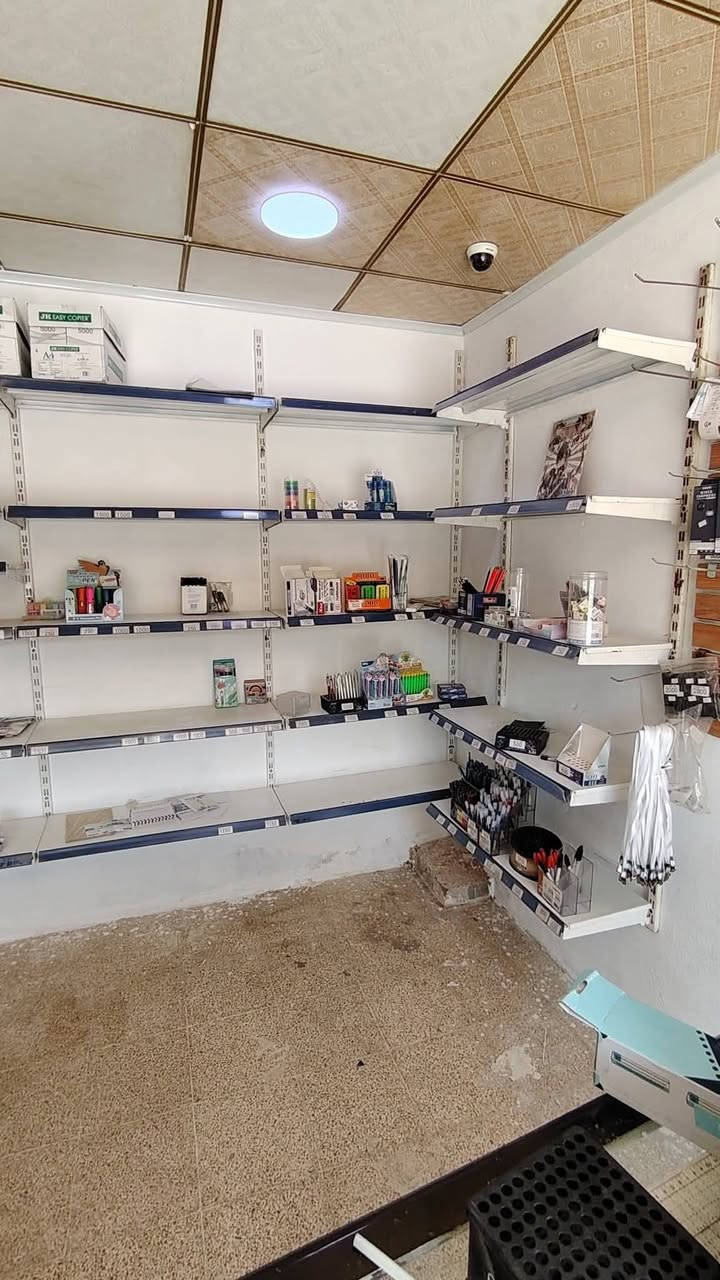 رفوف 30x90 تركي عدد 48 مع 12 مسطرة سعر 275الف
جامخانة 50 الف
المكان مشيرفه الثانية
***********
بيهم مجال للشراي
