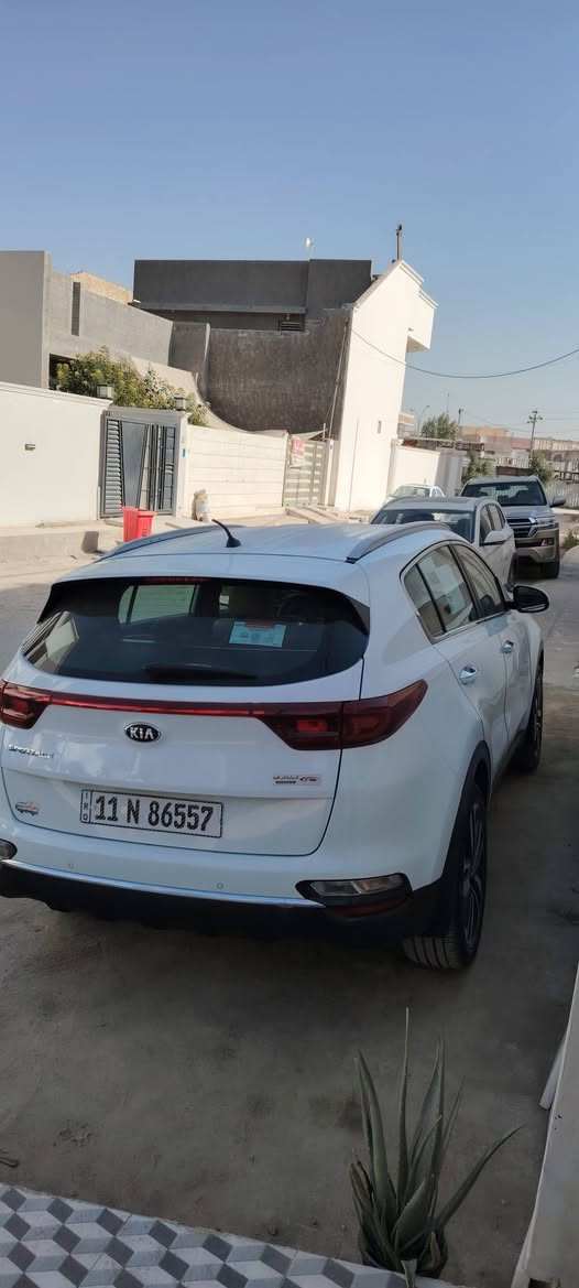 السلام عليكم...
للبيع كيا سبورتج 2020
السيارة مكفول كفاله عامه من البارد و الضربه و الصبغ
كير مكينة حدادية كفالة على وضع الشركة
السيارة اخت الزيرو
السيارة مواصفاتها بيسك
كراسي كهرباء
داخل حمصي
كشنات جلد و مخمل

حساس امامي
حساس خلفي
أنظمة قيادة
مثبت سرعة
مري شفط

رقم بغداد
ماشية 51الف حقيقي تعبر ال 120تدك جرس
السعر 206وبيه مجال بسيط
العنوان:بابل
للاتصال:***********
